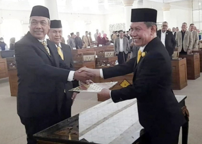 Pelantikan PAW 2 Anggota DPRD Ogan Ilir dari Partai Golkar Diwarnai Adu Argumen 