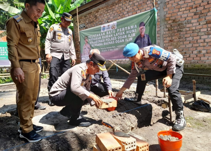 Hadiri Peletakan Batu Pertama Rumah Layak Huni, Kapolsek Indralaya Siap Berikan Dukungan Program Sosial