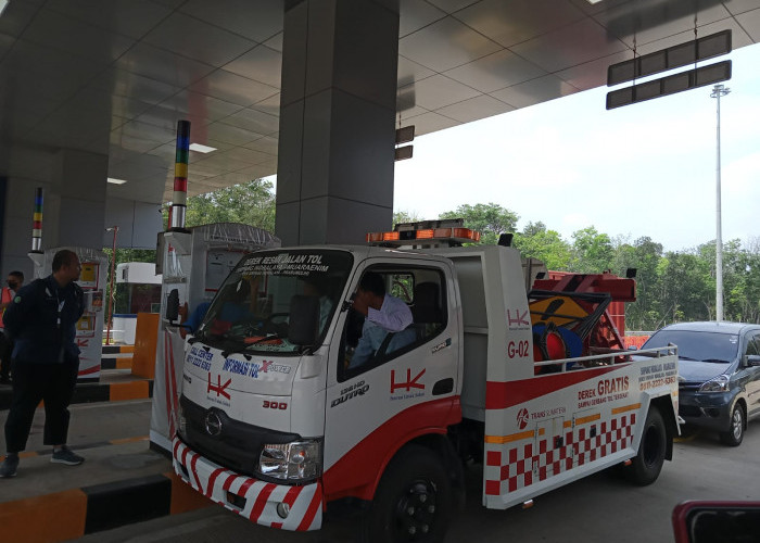 Waduh, Satu Kendaraan Mogok Kehabisan Minyak Saat Melintas di Tol Indraprabu