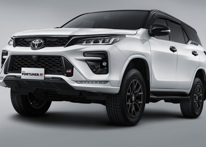 Toyota Fortuner GR Bisa Ngerem Sendiri Saat Kamu Bengong, Auto Kembali ke Jalur Terdeteksi Keluar Marka Jalan