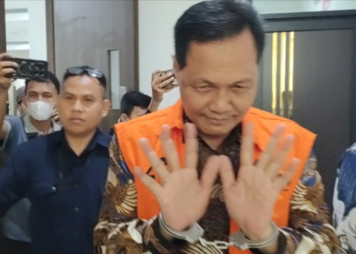 Tepis Terima Fee Rp3,3 Miliar , Bupati Nonaktif Edison “Mohon Doa” kepada Masyarakat Muara Enim