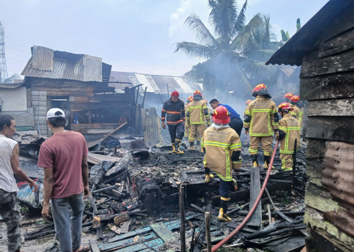 Lihat Kepulan Asap Hitam Pekat, Warga di 5 Ulu Palembang Berhamburan, Api Hanguskan 4 Rumah 2 Terdampak 