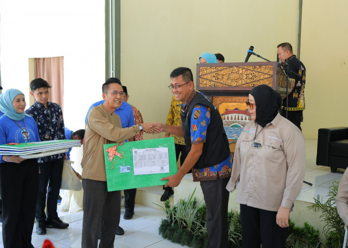 Gladiator dari Palembang Gercep, Ratu Dewa: Urus Layanan Administrasi di Atas Motor, Gratis!