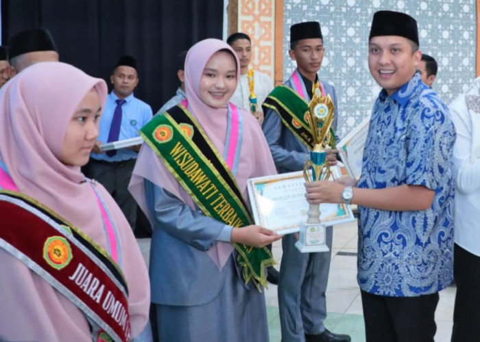 Hadiri Haflah Milad ke-75 Ponpes Raudhatul Ulum Sakatiga, Bupati Ogan Ilir Berikan Apresiasi