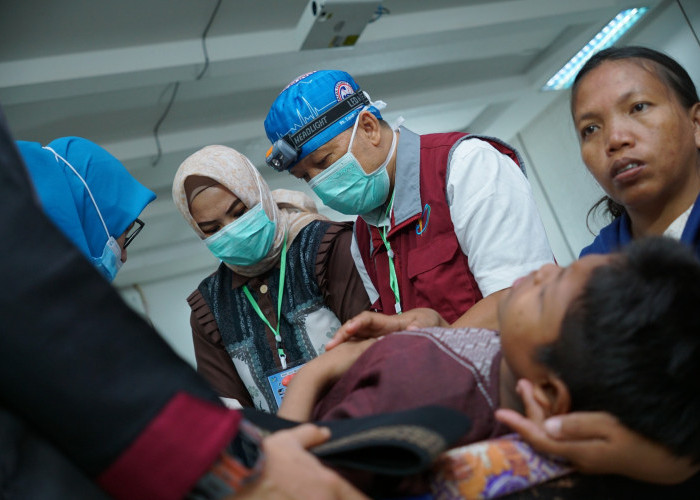 HUT Ke-66, PUSRI Gelar Khitanan Massal