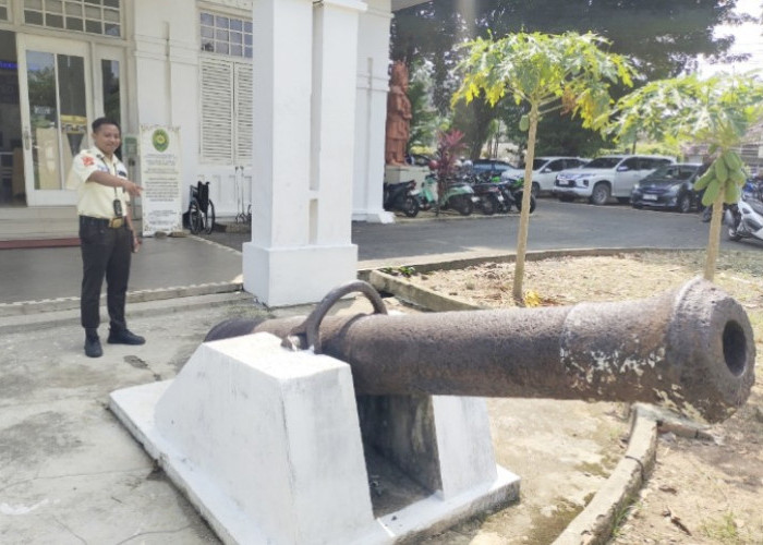 Meriam Kuno Museum Tekstil Palembang, Saksi Bisu Sejarah yang Terlupakan Mirip Meriam 'Si Jagur' Kota Tua