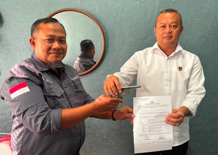 Dukung Operasi Senpi Musi 2026 di Ogan Ilir, Warga Desa Purnajaya Serahkan Senjata Rakitan ke Polres OI