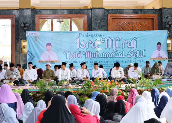 Peringatan Isra Miraj di Masjid Darussaid, Pj Wali Kota Palembang: Shalat Terjaga Bikin Pribadi Lebih Baik