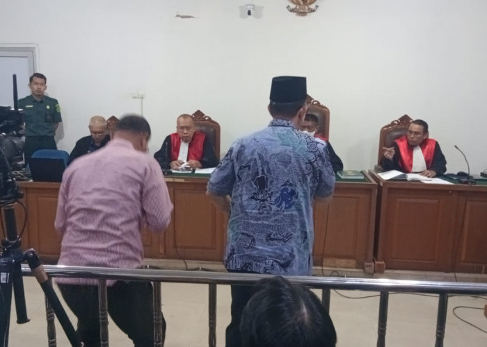 Sempat Mangkir, Bupati OKU Akhirnya Hadir di Sidang Tipikor Pokir DPRD