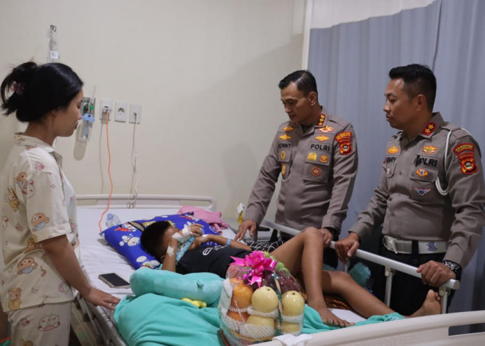 Besuk Korban Lakalantas Beruntun di Jakabaring Palembang, Sampaikan Keprihatinan Tanggung Biaya Pengobatan