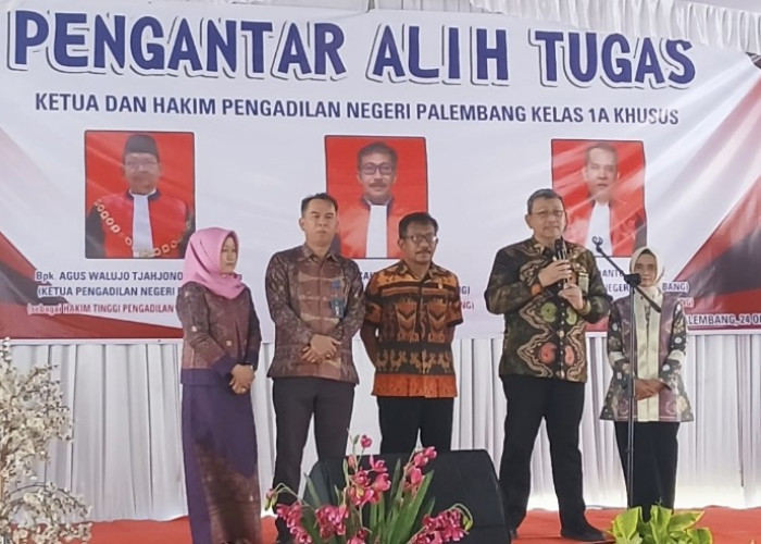 Suasana Haru Warnai Acara Pengantar Alih Tugas Ketua dan Dua Hakim PN Palembang