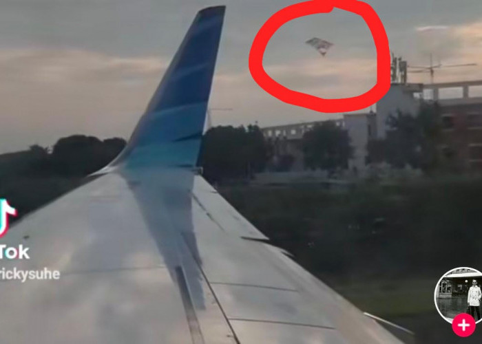 Heboh Layangan Nyangkut Disayap Pesawat, Penumpang GA 114 Panik Urung Terbang Ke Palembang