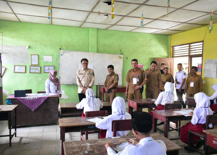 Cek Fasilitas Belajar, Pj Bupati Kunjungi Sejumlah Sekolah di Ogan Komering Ilir