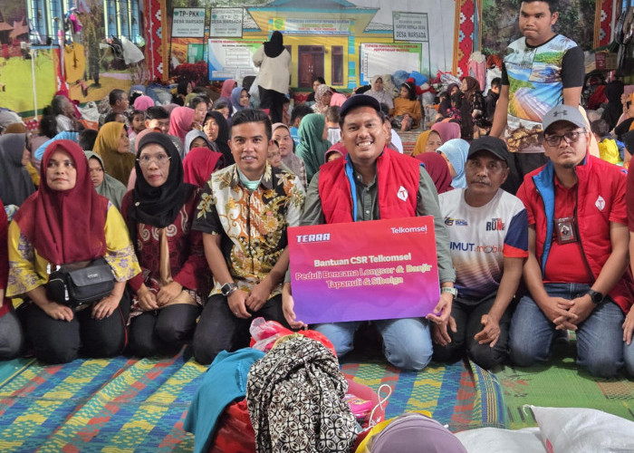 Telkomsel Salurkan Bantuan Sosial dan Percepatan Pemulihan Jaringan di Aceh, Sumut dan Sumbar