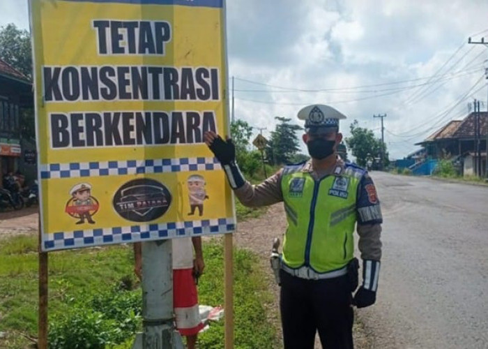 Tekan Laka di Jalintim Palembang - Betung, Polisi Pasang 100 Banner Himbauan