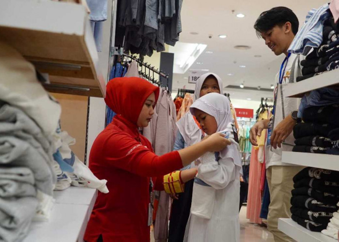 PHR Zona 4 Ajak Anak Yatim Prabumulih Pilih Baju Lebaran Impian