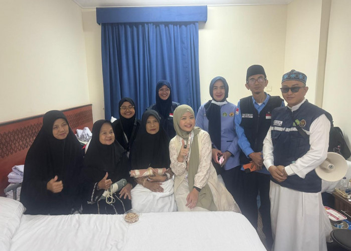 Anggota DPD RI Ratu Tenny Temui Jamaah Haji Sumsel, Soroti Masalah Transportasi dan Kartu Nusuk
