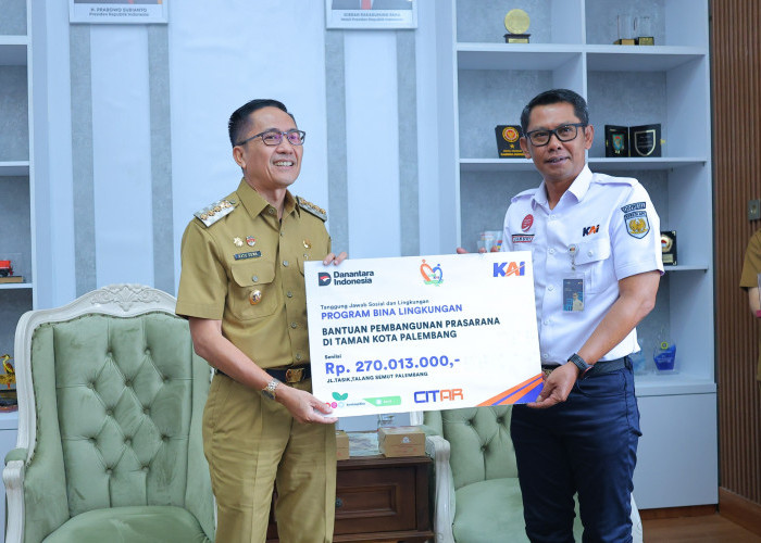 Wali Kota Ratu Dewa Terima Bantuan CSR PT KAI Rp270 Juta untuk Percantik Taman Kota Palembang
