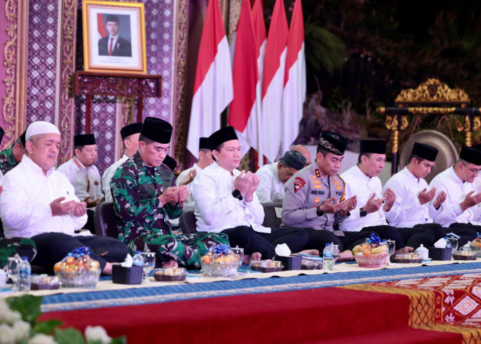 Sambut Pergantian Tahun 2025, Pj Gubernur Elen Setiadi Gelar Sholat dan Doa Bersama Forkopimda