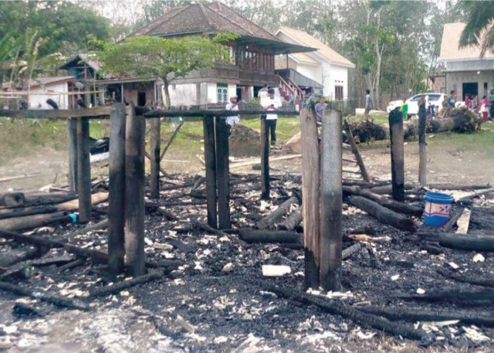 Rumah Warga di Desa Kayu Labu OKI Hangus Terbakar, Diduga Korsleting Listrik