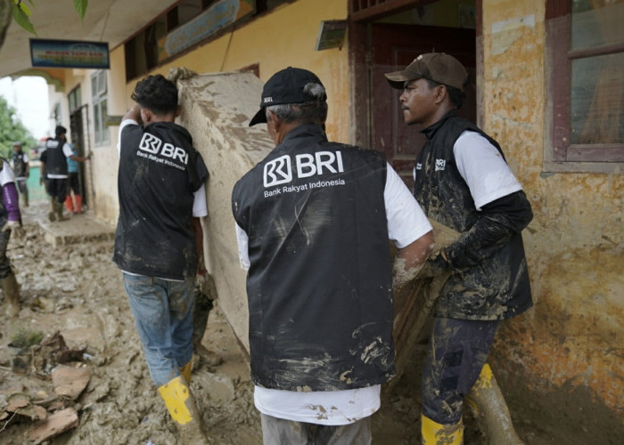 Dukung Pemulihan Pascabencana, Relawan BRI Peduli Terjun Langsung 'Bersih-bersih Sekolah' di Aceh Tamiang 