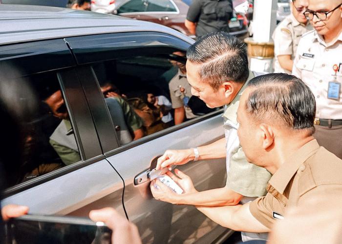 Parah! Ratu Dewa Temukan Kendaraan Nunggak Pajak 11 Tahun di Parkir Setda Palembang
