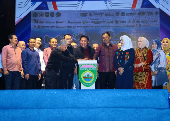 Gubernur Herman Deru Kukuhkan Festival Danau Ranau sebagai Destinasi Andalan Sumsel