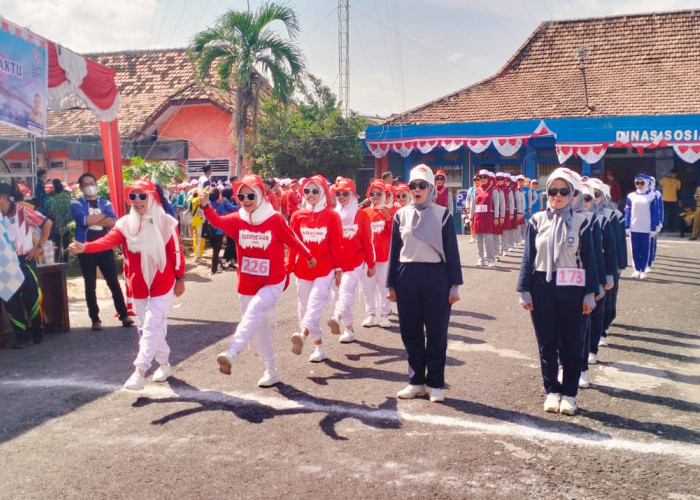 Semarak HUT RI ke-79, Lomba Gerak Jalan Antar Instansi Pecahkan Rekor Peserta