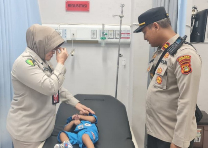 Kapolda Sumsel Atensi Pengobatan Anak Salah Satu Korban Robohnya Jembatan Lalan yang Dihantam Tongkang 