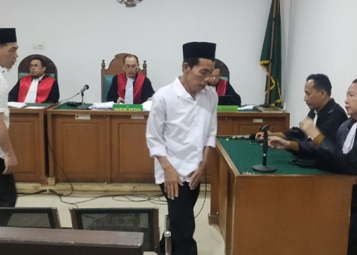 Terbukti Pungli Rp3,5 Juta-Rp7 Juta Perkades, Ketua dan Bendahara Forum Kades Lahat Divonis Pidana Minimal