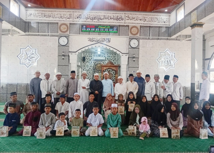 Gebyar 10 Muharram di Masjid Baiturrohman Tanjung Batu Ogan Ilir, Berikan Santunan 45 Kaum Dhuafa