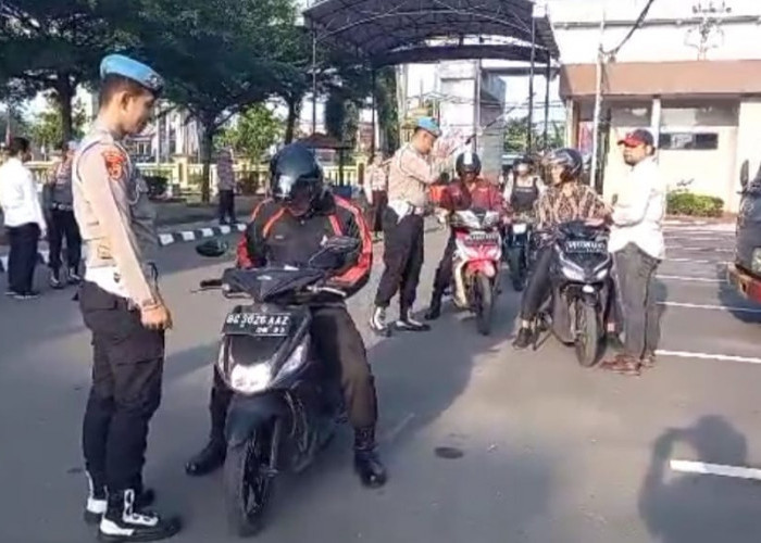 Provost Polrestabes Palembang Tertibkan Kendaran Pribadi dan Dinas Personel 