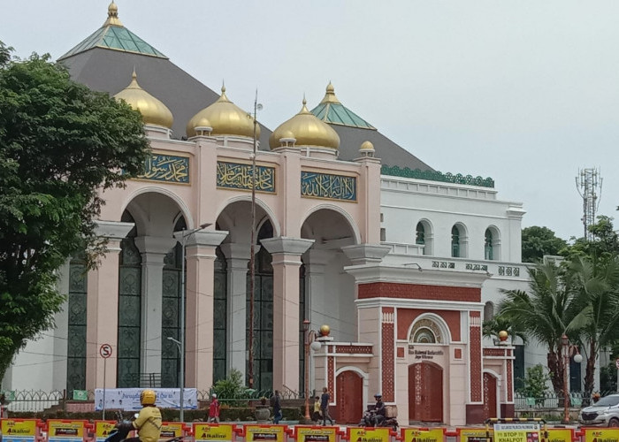 Masjid-Masjid Terbesar di Kota Pempek, Terdapat Masjid dengan Lukisan Kaligrafi Terbesar di Dunia