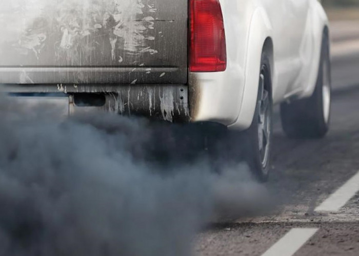 Ini yang Bikin Asap Knalpot Mobil Diesel Berwarna Hitam Pekat dan Cara Membersihkan Jalur Bahan Bakarnya