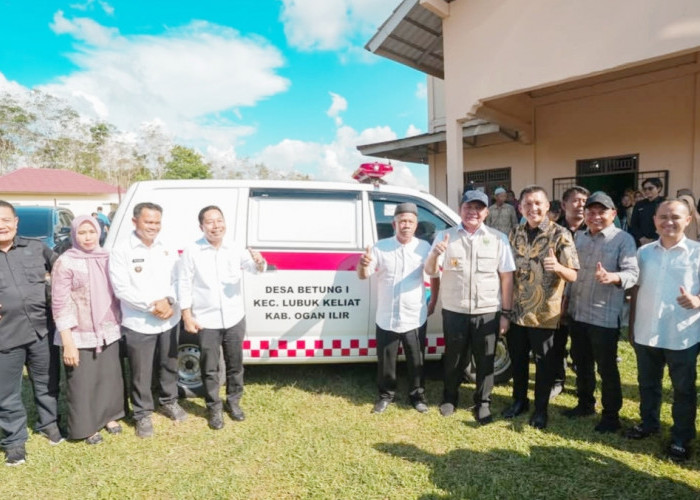 Gubernur Sumsel Serahkan Bantuan Mobil Ambulans untuk Desa Betung 1 Ogan Ilir, Apresiasi CSR Perusahaan 