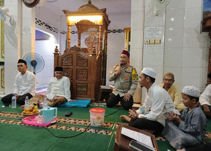 Kapolsek Tanjung Batu Hadiri Peringatan Isra Mi'raj di Masjid Jami Miftahul Jannah Desa Burai Ogan Ilir