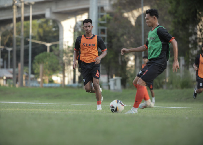 Materi Latihan Pekan ke-5 Sumsel United FC, Fokus Taktik dan Strategi Permainan, Susun Serangan dari Belakang 