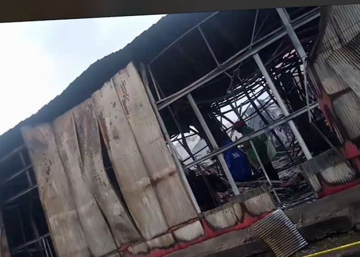 Penampakkan Pasar Sentral Makassar yang Hangus Terbakar, Total 899 Los Pedagang Ludes dan Segera Direlokasi 