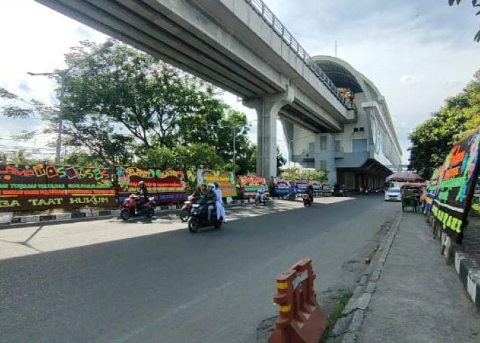 Dapat Dukungan Moril Penegakan Hukum Kasus 4 ABH, Kejari Palembang Banjir Karangan Bunga