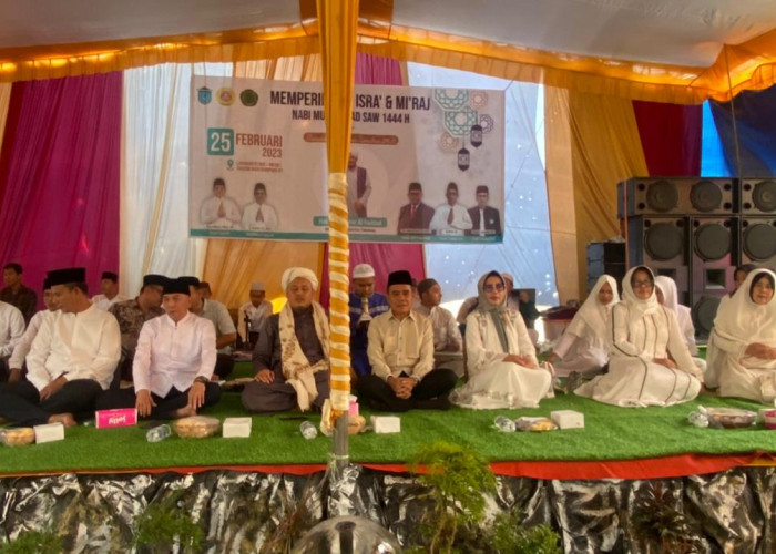 Hadiri Peringatan Isra Mikraj di Kelurahan Tanjung Batu, Wabup Ogan Ilir Ajak Warga Tingkatkan Keimanan
