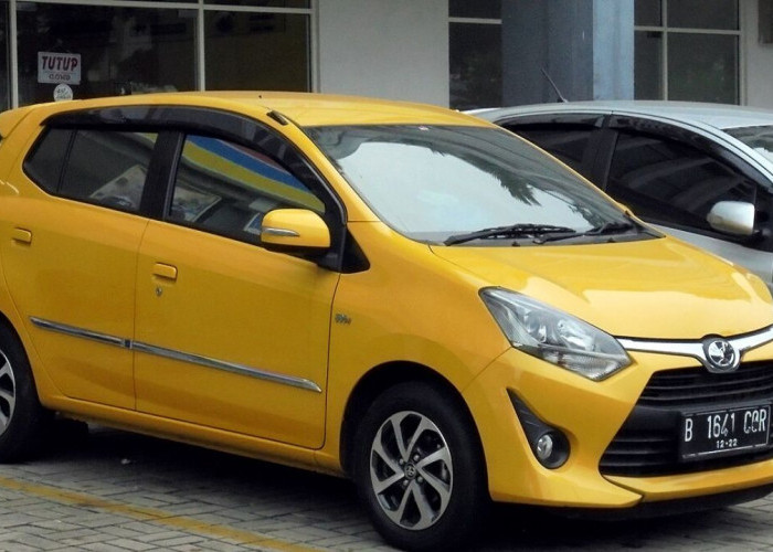 Honda Brio vs Toyota Agya Mana yang Lebih Irit? Duo Small Hatchback yang Cocok untuk City Car, Irit Bertenaga 
