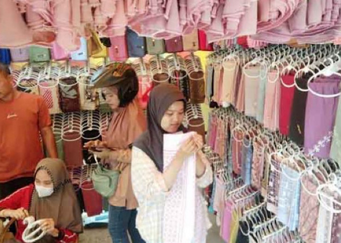 Ramadan, Omzet Penjual Jilbab dan Mukena di Pasar 16 Ilir dan Pusat Perbelanjaan Megaria Naik 2 Kali Lipat