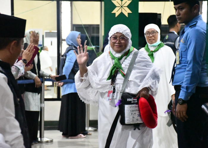 Kloter 16 Embarkasi Palembang  Berangkat ke Tanah Suci, 1 Jemaah Haji Ditunda Keberangkatan karena Sakit
