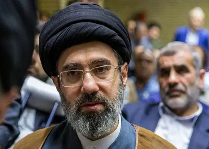 Tepis Rumors, Iran Rilis Video Motjaba Khamenei Berikan Arahan Kepada Jajarannya