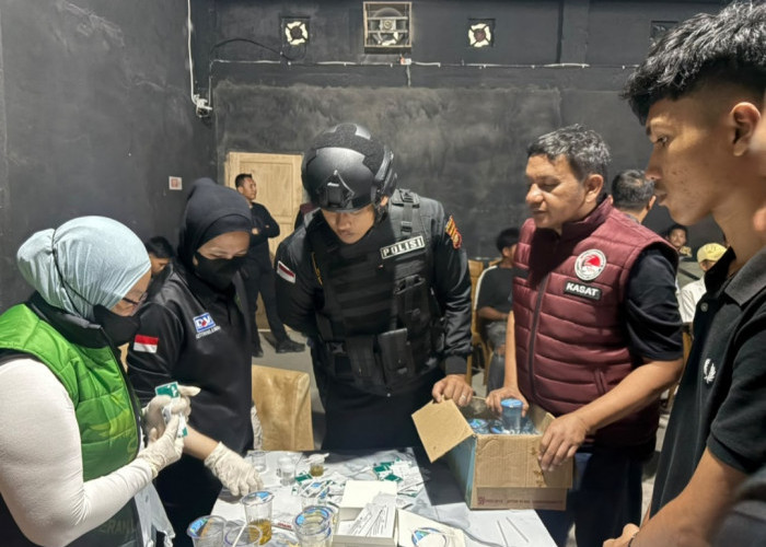 Polres OKI dan BNNK Amankan 13 Orang dalam Razia Narkoba di Cafe GS99