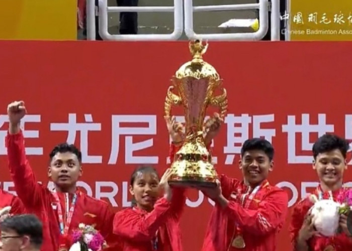 Piala Suhandinata Akhirnya Kembali Dibawa Pulang Tim Bulutangkis Junior ke Indonesia