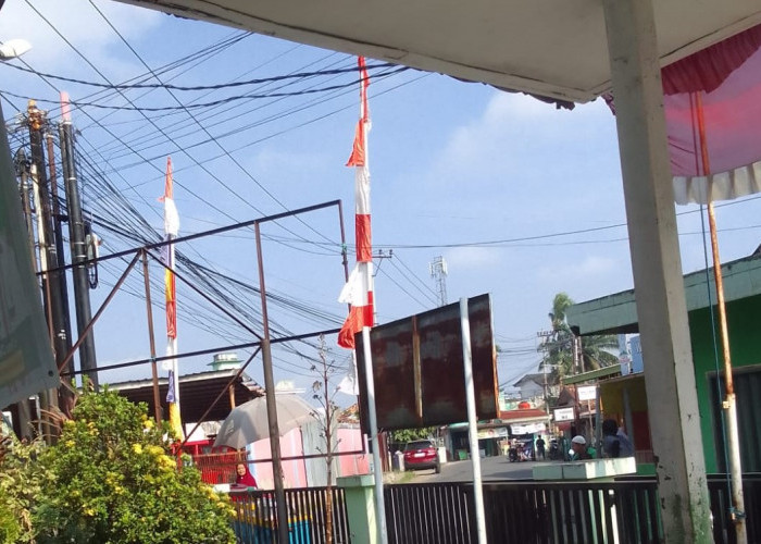PLN Ingatkan Lagi Soal Umbul-Umbul Jelang HUT RI ke-81: Wajib Berjarak Aman dari Jaringan Listrik