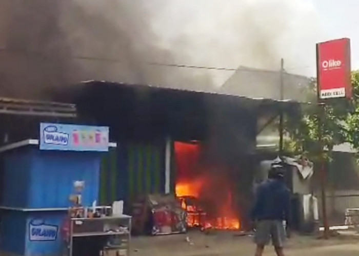 Kios Pedagang dan Bedeng 3 Pintu di Plaju Ludes Dilahap ‘Si Jago Merah’, Pemicu Api Masih Disidik