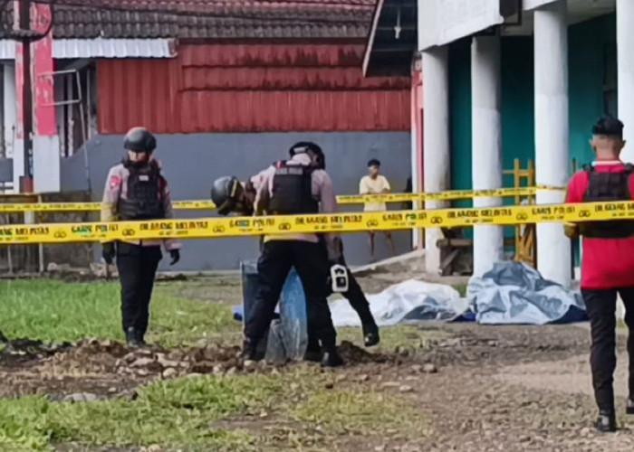 Benda Mirip Bom Peninggalan PD II Ditemukan di Ambon