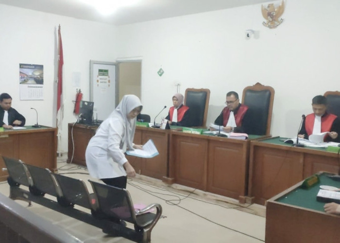 Tangis Wardiyah Pecah di Sidang Korupsi PMI Banyuasin, Sindir Ketua PMI Tak Tersentuh Hukum